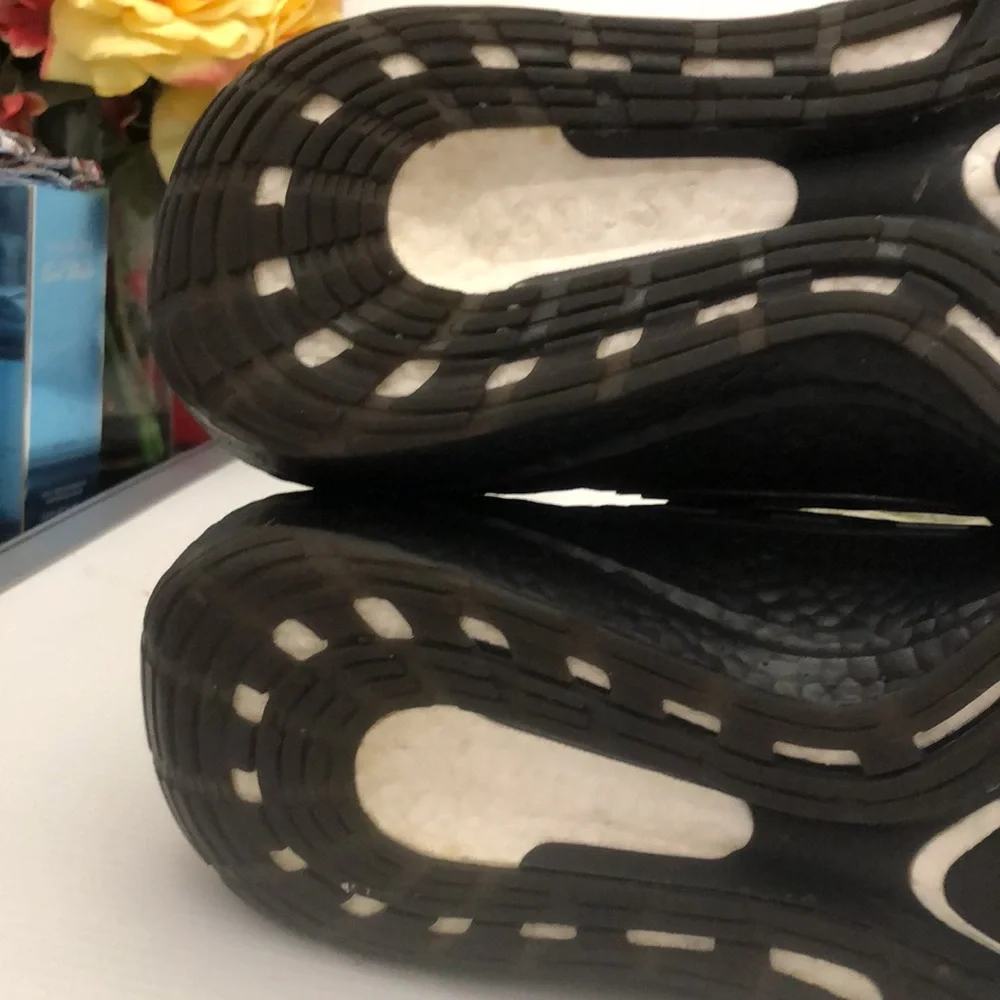 ADIDAS UTRABOOST RUNNING SNEAKERS MENS SIZE 10.5